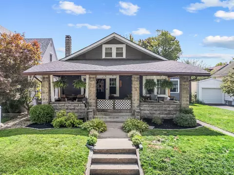 106 2nd St, Winona Lake, IN 46590