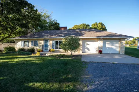 117 E State St, Etna Green, IN 46524