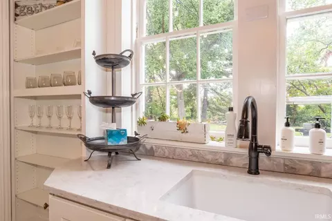 Kitchen - 401 S High St, Bloomington, IN 47401 photo 4 of 5