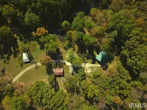 843 Earl Rd, Mitchell, IN 47446 photo 3