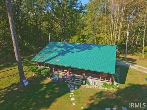 843 Earl Rd, Mitchell, IN 47446