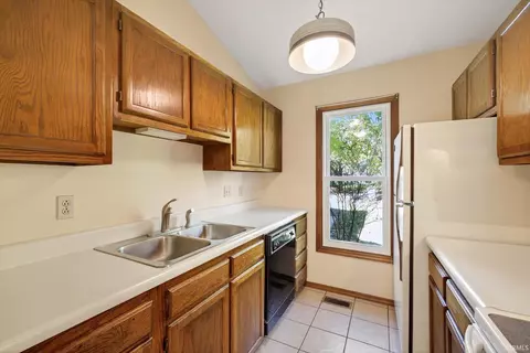 Kitchen - 664 12 E Heather Dr, Bloomington, IN 47401 photo 1 of 3