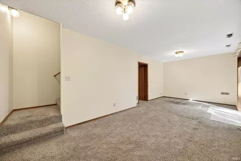 Living - 664 12 E Heather Dr, Bloomington, IN 47401 photo 7 of 9