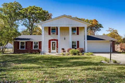 4321 Oakhurst Dr, Fort Wayne, IN 46815