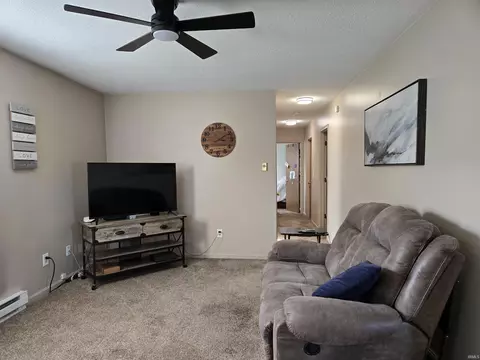 585 Meadow Ln, Waterloo, IN 46793 photo 3