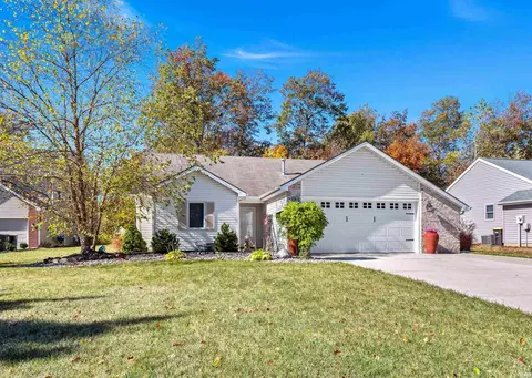 5215 Keswick Ln, Fort Wayne, IN 46835