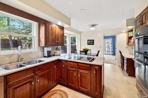 2706 E Hemlock Cir, Bloomington, IN 47401 photo 8