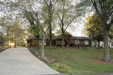 276 S Poinsettia Dr, Santa Claus, IN 47579
