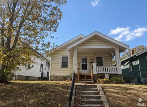 1049 Shore Dr, Fort Wayne, IN 46805