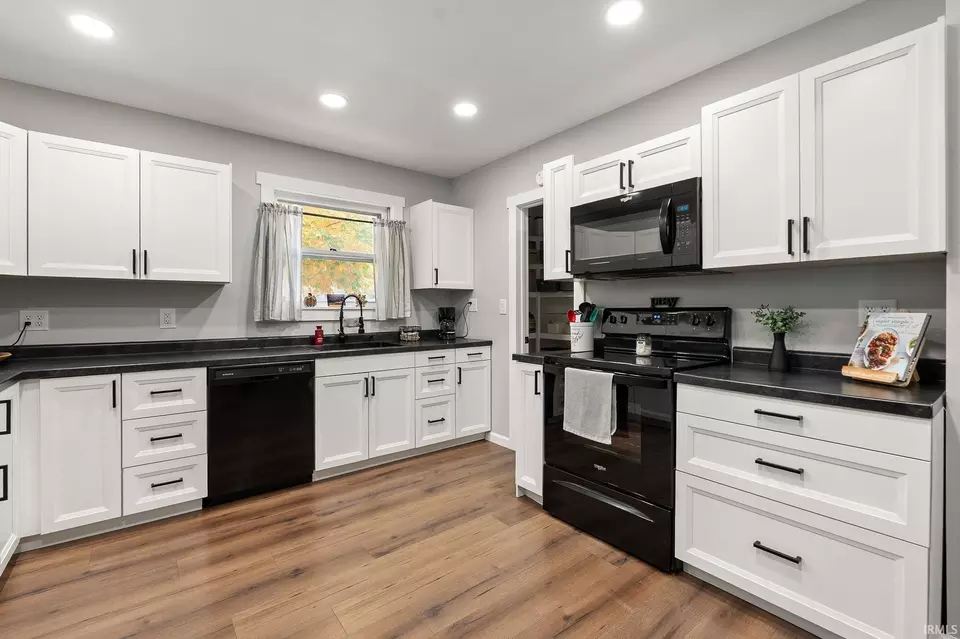 Kitchen - 325 N Wayne St, Warren, IN 46792 photo 3 of 4