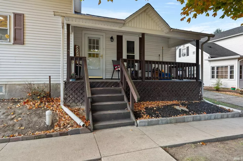 Exterior - 325 N Wayne St, Warren, IN 46792 photo 7 of 10