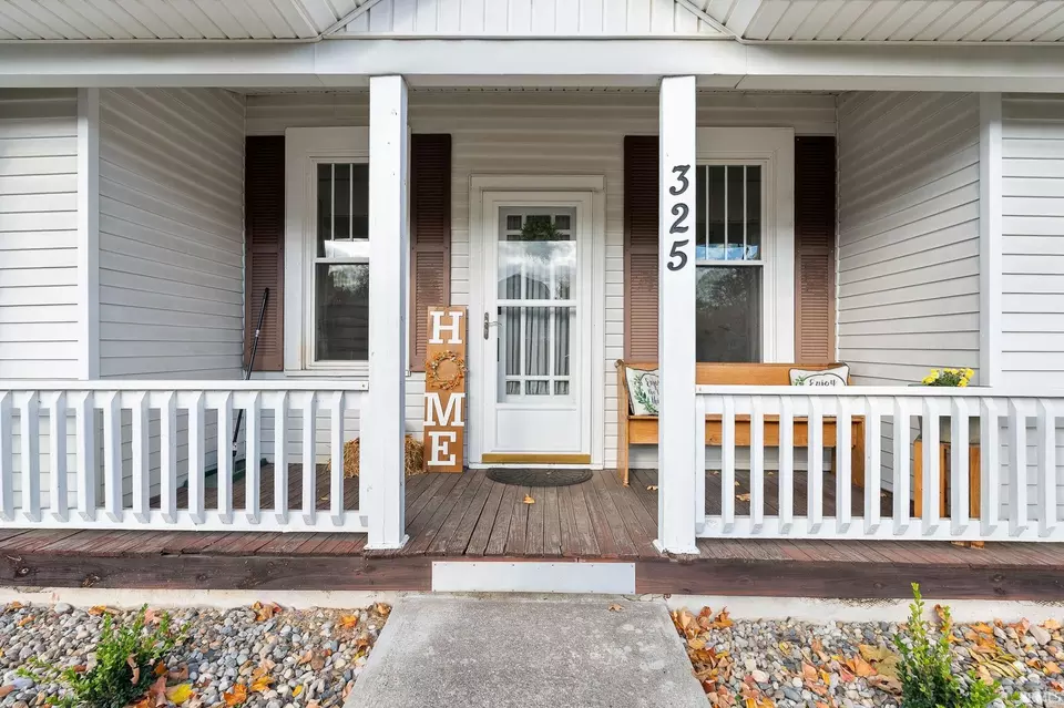 Exterior - 325 N Wayne St, Warren, IN 46792 photo 6 of 10