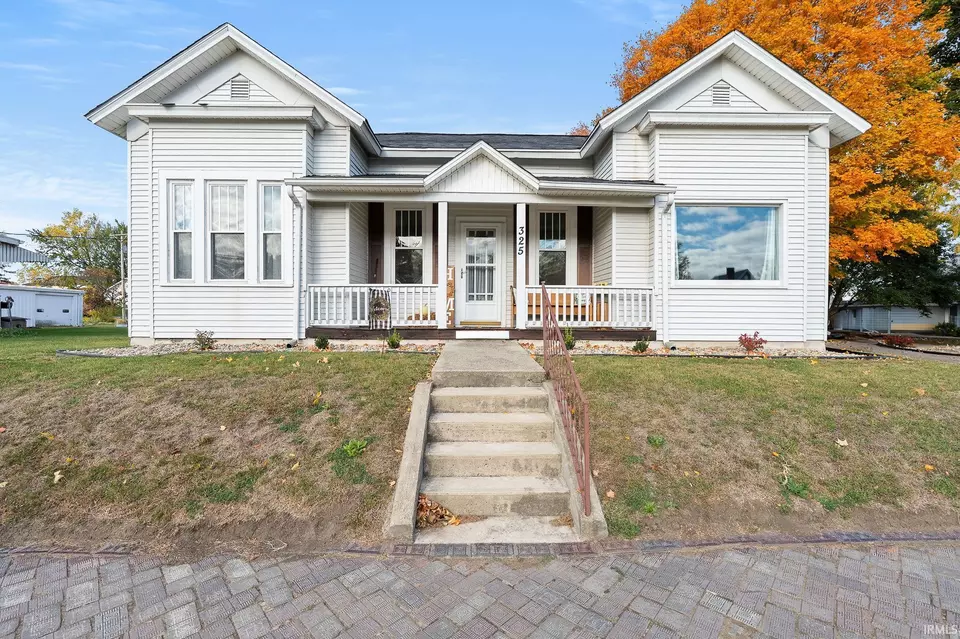 Exterior - 325 N Wayne St, Warren, IN 46792 photo 3 of 10