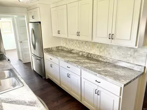 Kitchen - 501 E Beech St, Sullivan, IN 47882 photo 5 of 7