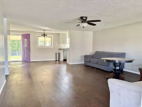 Living - 501 E Beech St, Sullivan, IN 47882 photo 1 of 5