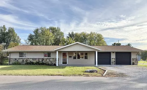 Exterior - 501 E Beech St, Sullivan, IN 47882 photo 1 of 9