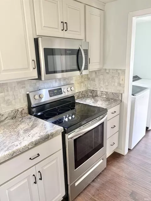 Kitchen - 501 E Beech St, Sullivan, IN 47882 photo 4 of 7