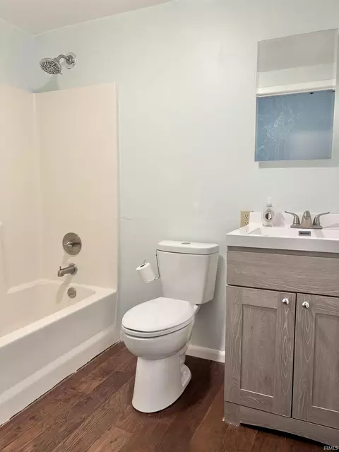 Bath - 501 E Beech St, Sullivan, IN 47882 photo 1 of 3