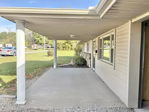 Exterior - 501 E Beech St, Sullivan, IN 47882 photo 3 of 9