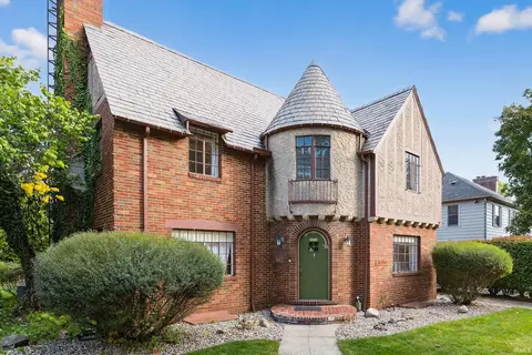 1123 Eckman St, South Bend, IN 46614