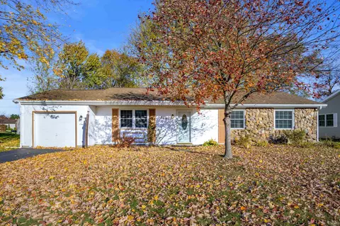 309 Greenwood Dr, Hartford City, IN 47348