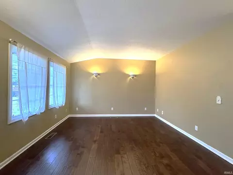 104 E Harrison St, Fairmount, IN 46928 photo 8