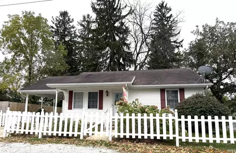 104 E Harrison St, Fairmount, IN 46928 photo 1