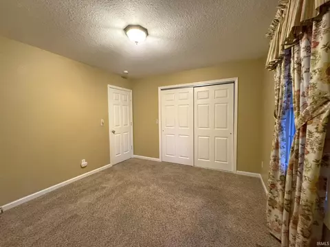 104 E Harrison St, Fairmount, IN 46928 photo 11