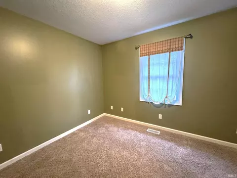 104 E Harrison St, Fairmount, IN 46928 photo 14