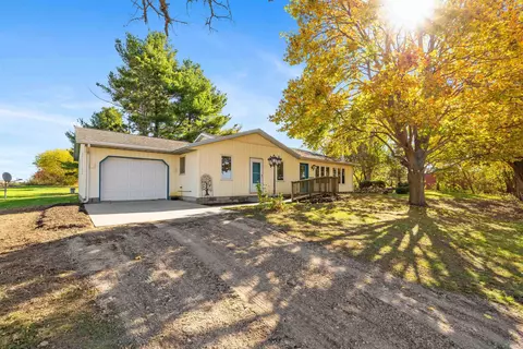 4718 Cr 12, Waterloo, IN 46793 photo 1
