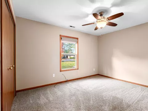 Bedroom - 1905 Maple Ln, Garrett, IN 46738 photo 3 of 10