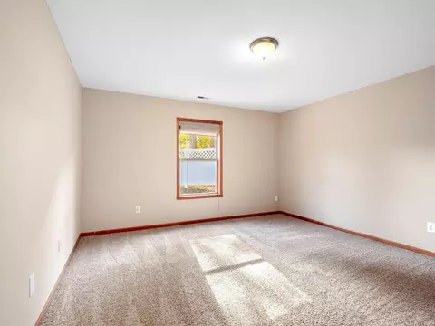 Bedroom - 1905 Maple Ln, Garrett, IN 46738 photo 6 of 10