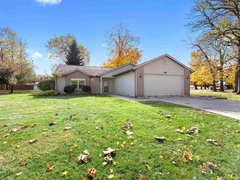Exterior - 1905 Maple Ln, Garrett, IN 46738 photo 1 of 8