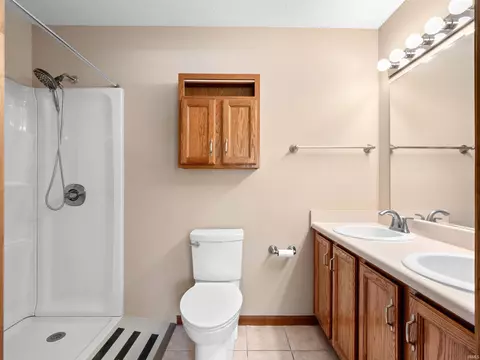 Bath - 1905 Maple Ln, Garrett, IN 46738 photo 5 of 5