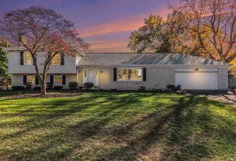 3009 E Lake Dr S, Elkhart, IN 46514