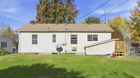 213 E Maple Grove St, Syracuse, IN 46567 photo 22