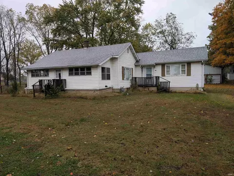 918 Greenwood St, Washington, IN 47501