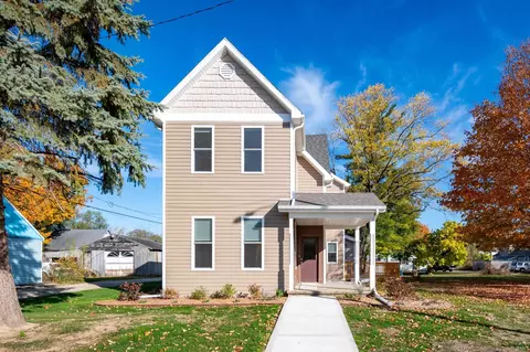 218 W North St, Hartford City, IN 47348