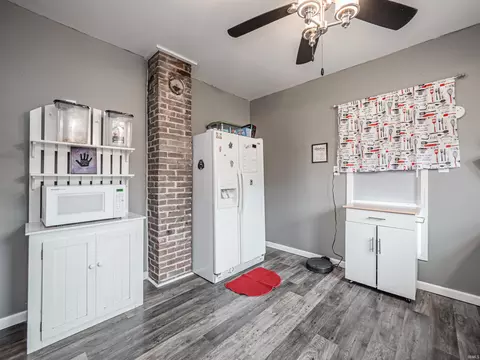 905 E Jasper Rd, Winslow, IN 47598 photo 9