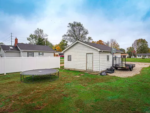 905 E Jasper Rd, Winslow, IN 47598 photo 6