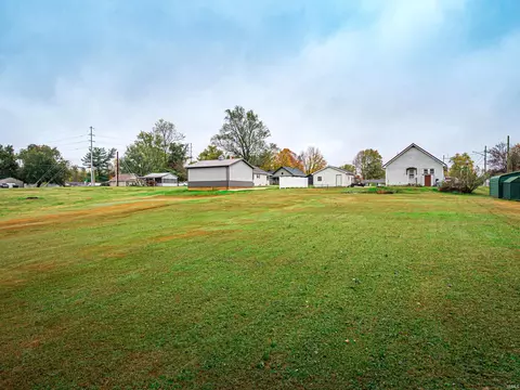 905 E Jasper Rd, Winslow, IN 47598 photo 5