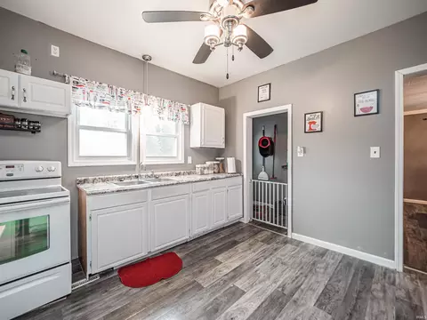 905 E Jasper Rd, Winslow, IN 47598 photo 8