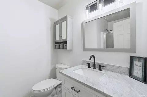 Bath - 2169 E 8 Square Rd, Warsaw, IN 46582 photo 1 of 3