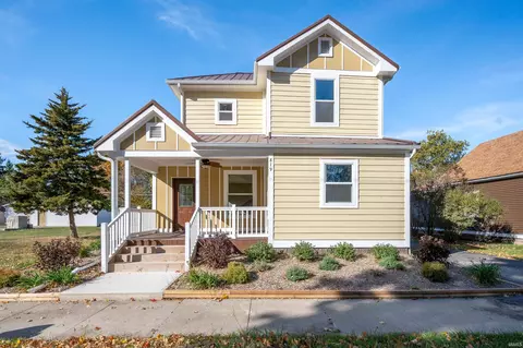 819 N Walnut St, Hartford City, IN 47348