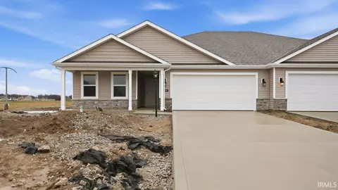 1004 Butler Lake Ct, Fort Wayne, IN 46818