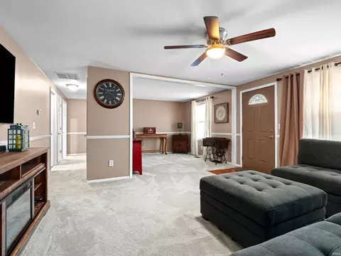 506 E Hill St, Garrett, IN 46738 photo 8