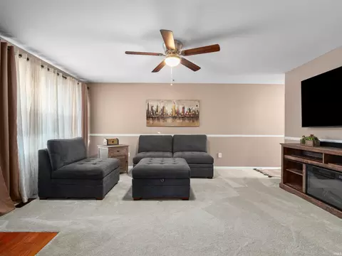 506 E Hill St, Garrett, IN 46738 photo 4