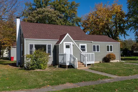 201 E Monroe St, Lakeville, IN 46536