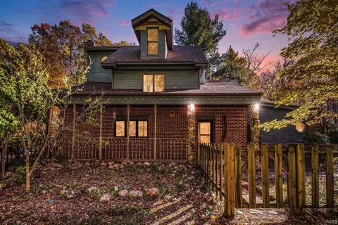 25700 Lakewood Dr, South Bend, IN 46628