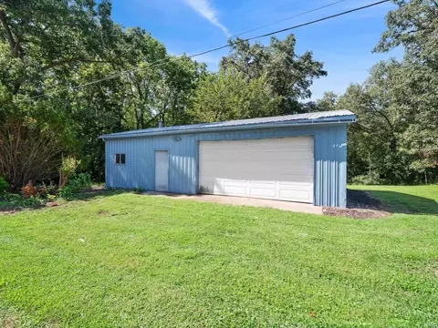 8941 E Nordman Dr, Syracuse, IN 46567 photo 5
